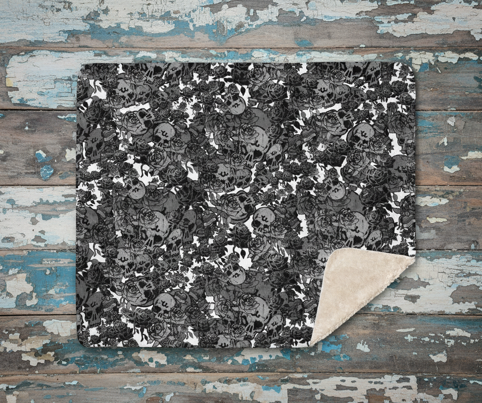 DARK URCHIN SKULL STORM 'SNOW' Sherpa blanket