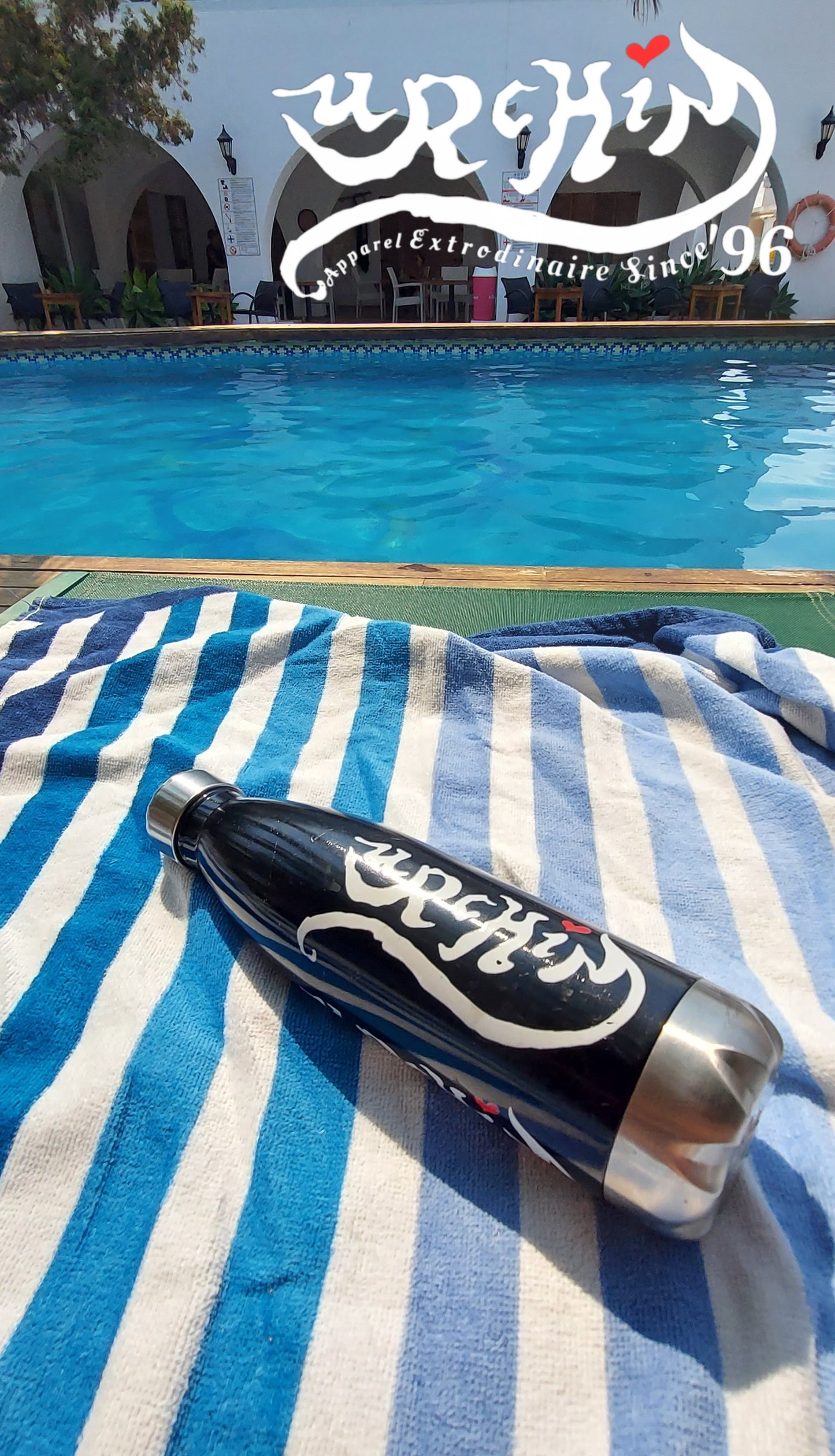 URCHIN Hydration Stainless Steel water bottle. White 'Slick Urchin' Logo on Black.