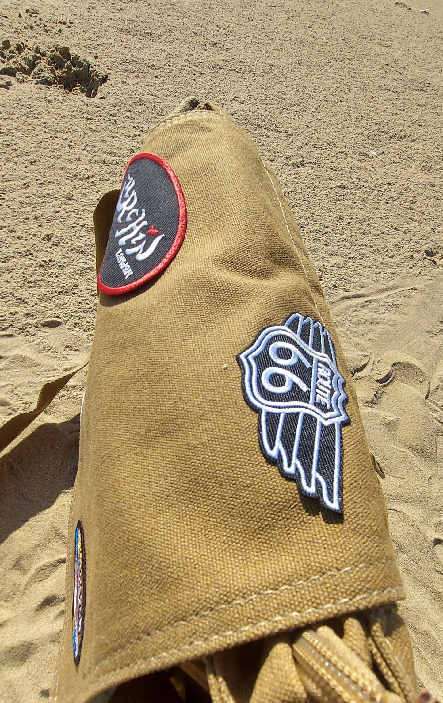 URCHIN Luggage. 'U TRAVEL' Urchin Embroidered Patches Design Duffel Bag. Unisex.