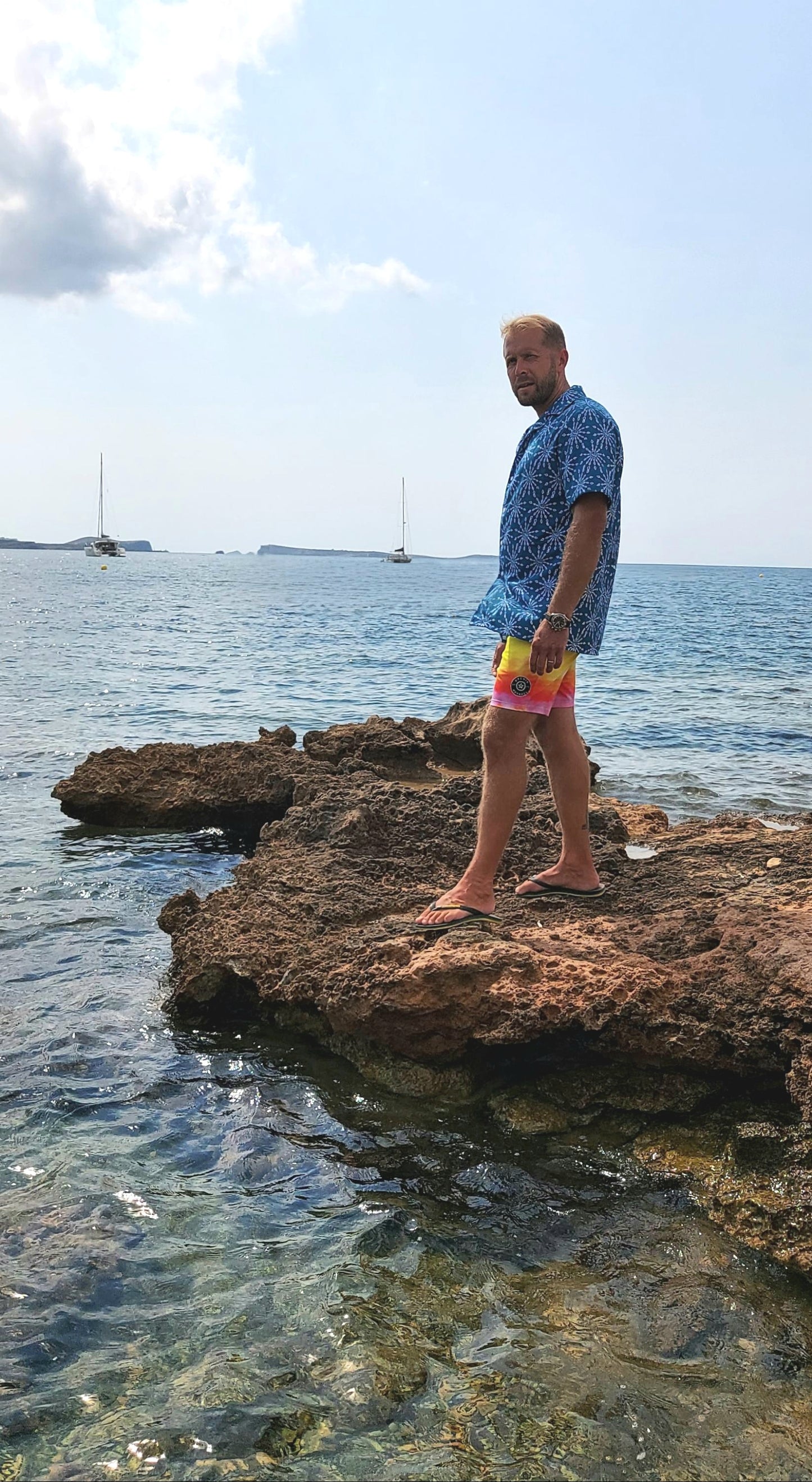 URCHIN 'U FIREWORK'. WHITE/SEA Unisex button shirt. Multiple Sizes.