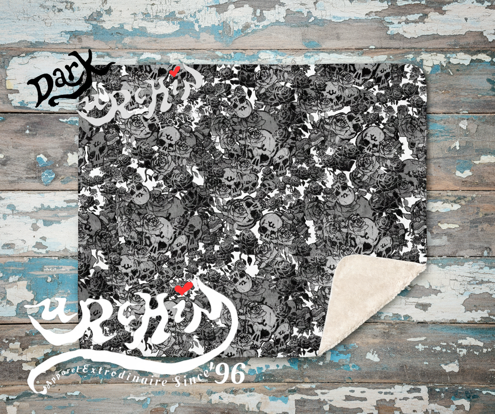 DARK URCHIN SKULL STORM 'SNOW' Sherpa blanket