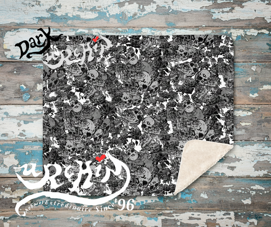 DARK URCHIN SKULL STORM 'SNOW' Sherpa blanket