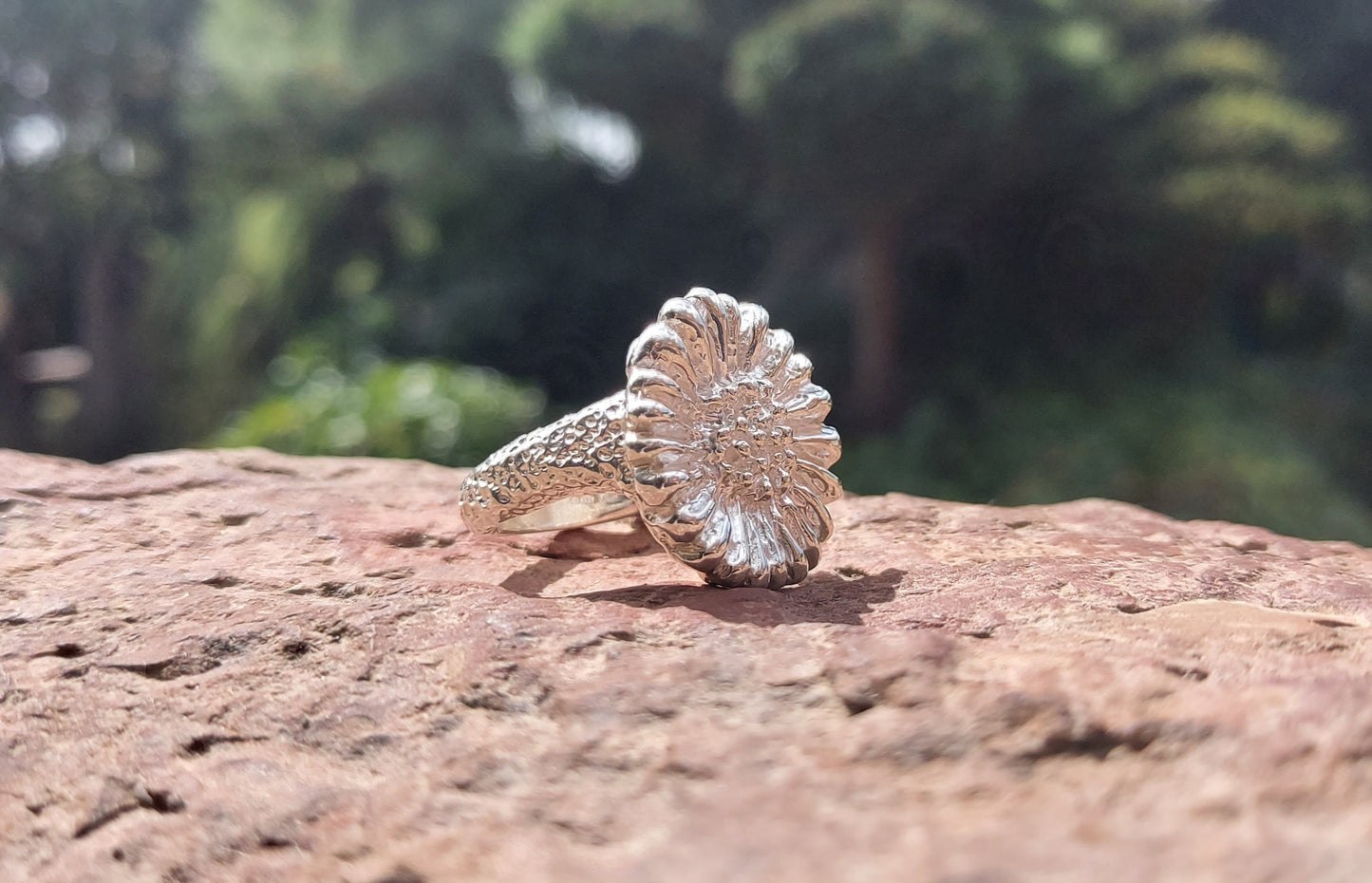 URCHIN Jewellery - 'Daisy' Ring. Hallmarked & Handmade in the UK. Choice of Custom Sizes available.