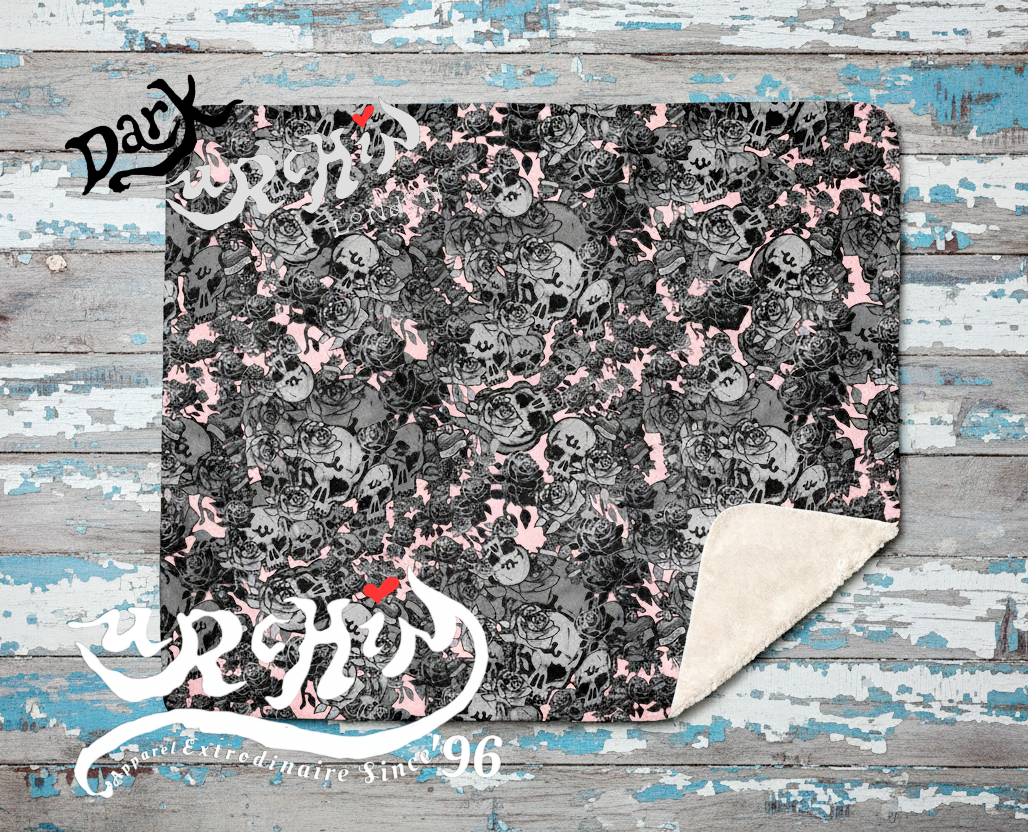DARK URCHIN SKULL STORM 'CORAL' Sherpa blanket